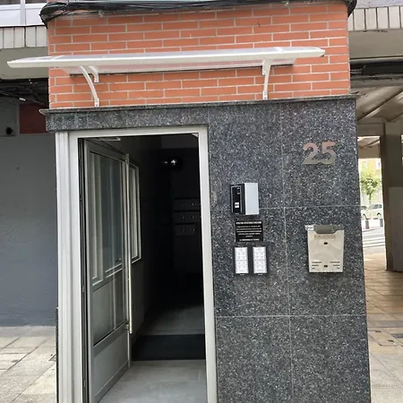 Moderno Cerca Del Metro