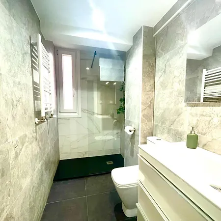 Moderno Cerca Del Metro Apartament *